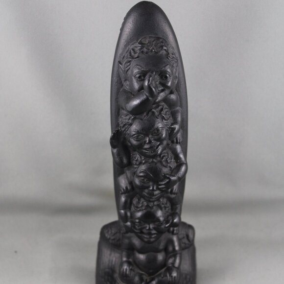 Coco Joes Tiki Statue - Menehume Totem Pole with Surfboard - Made with Lave - Picture 5 of 9